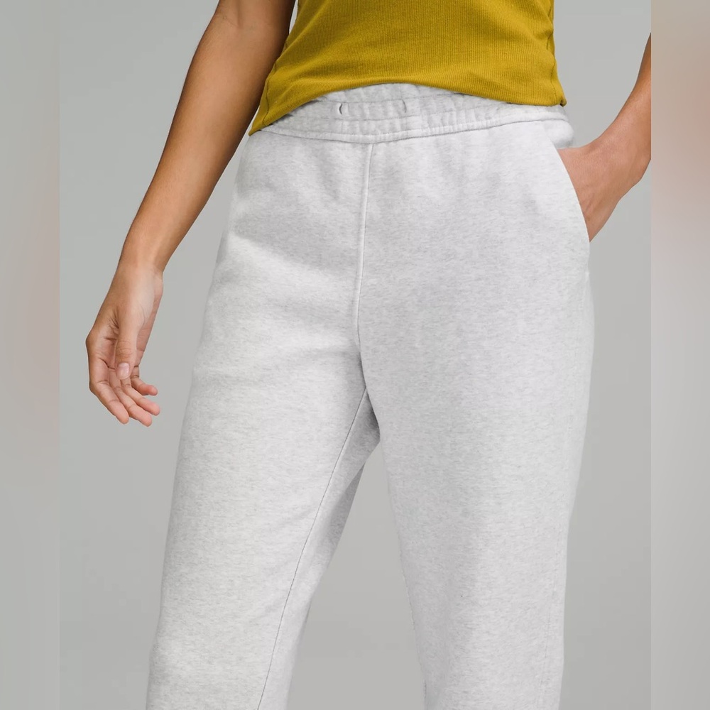 Lululemon Athletica Loungeful High-Rise Cropped Jogger - Picture 3 of 7